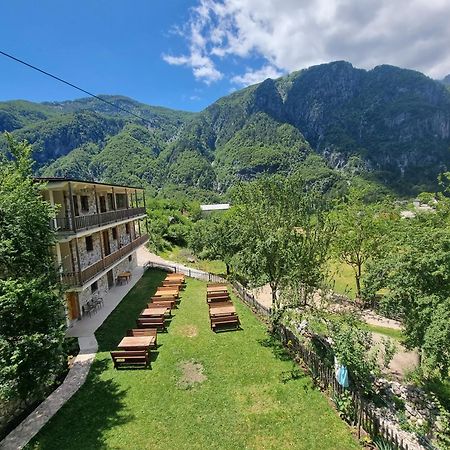 Bujtina Zici Hotel Theth Exterior foto